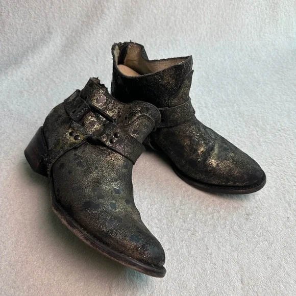 Freebird by Steven Phlow Metallic Distressed Gold Ankle Boot 8 M women’s booties